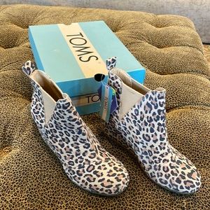 NWT Tom’s Women’s Kelsey Tan Leopard Wedge Shoe